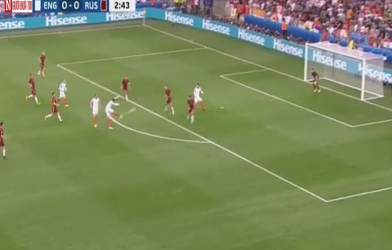 Đội tuyển anh có tình huống nguy hiểm đầu tiên của Walker